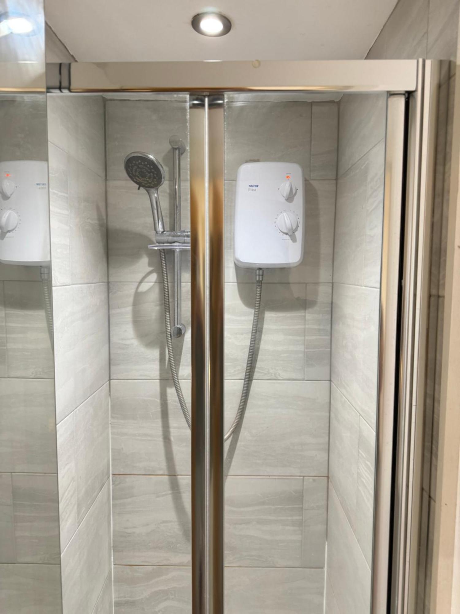 Cozy En-suite Near Stratford Guest house